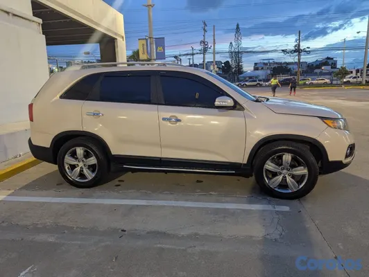 jeepetas y camionetas - Excelente Kia Sorento como nuevo  14