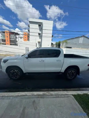 jeepetas y camionetas - Toyota hilux srv 2023 2