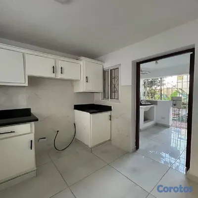 apartamentos - Av. Independencia. 4to piso, 3 habitaciones, 2 bañ 4