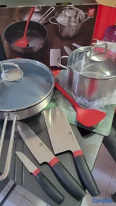 Set de Ollas con tapa de vidrio y cuchillos Zwilling