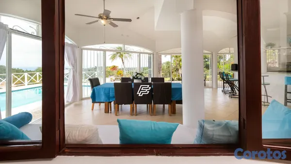 casas vacacionales y villas - Villa Privada con Piscina infinity y Terreno Extenso 9