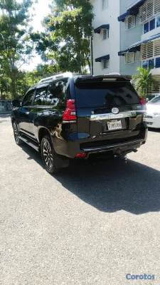jeepetas y camionetas - Toyota Land Cruisser Prado 2017 TXL, Nueva 9