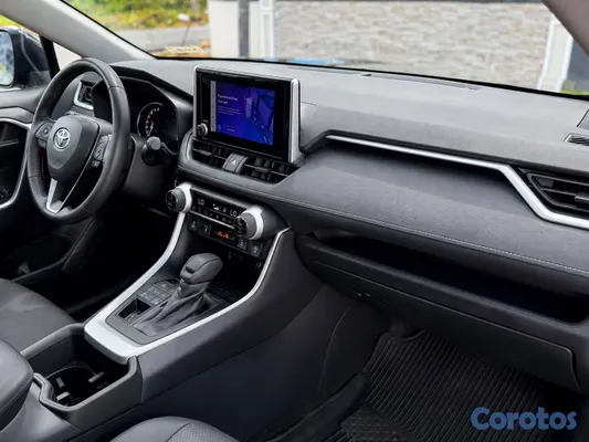 jeepetas y camionetas - TOYOTA RAV4 2023 XLE 4X4 5