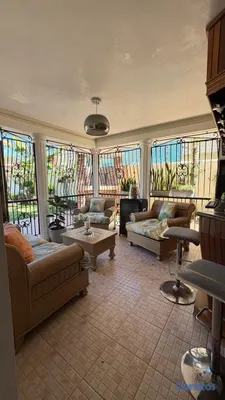casas - Residencia en Los Cerros | Patio Enorme, Doble Cocina y Terraza para Celebracion 4