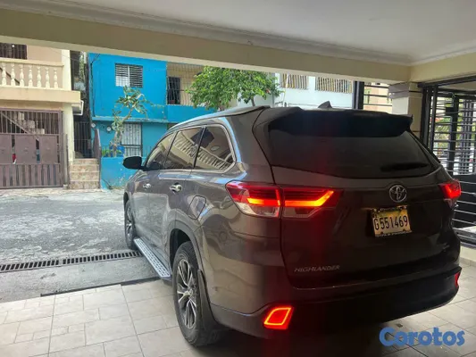 jeepetas y camionetas - Toyota higlander xle 2019 2