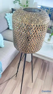 Lámpara Dorada de pie en metal Elegante