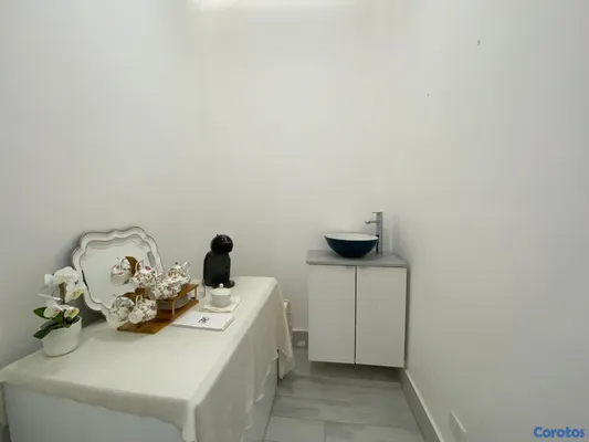 oficinas y locales comerciales - plaza Roaldy en el Millon local 96 metros con aires  9