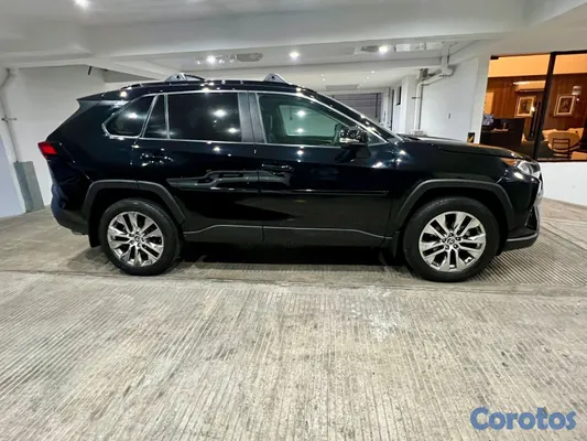 jeepetas y camionetas - Toyota rav4 2021 exl clean  9