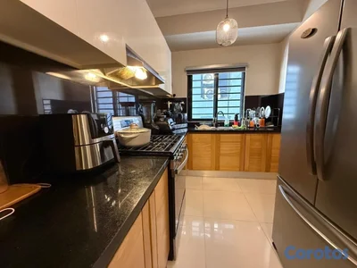 vendo renacimiento segundo nivel balcón tres habitaciones con su baño dos parque