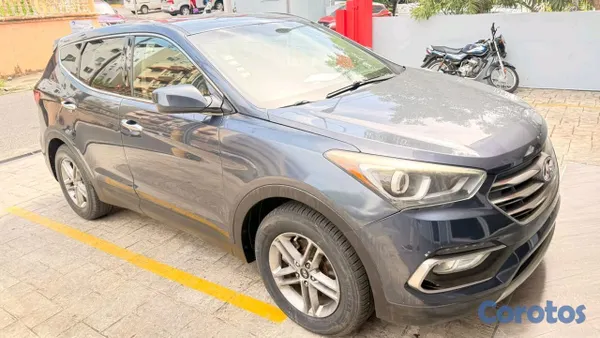 jeepetas y camionetas - vendo Santa fe sport 2017 
impecable radio con pantalla gomas 100% 7
