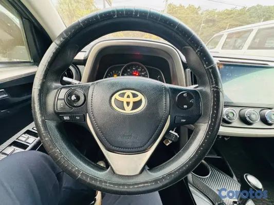 jeepetas y camionetas - oyota RAV4 LE 2014 | Americana | Piel | 125,000 Mi 9