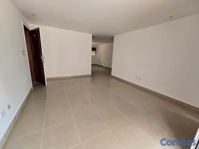 Apartamento en Arroyo Hondo Detras del Nacional Re