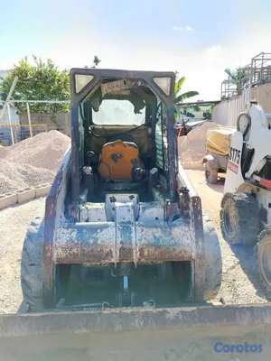 camiones y vehiculos pesados - Minicargador Bobcat S130 4