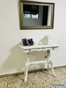 Repisa blanca + espejo