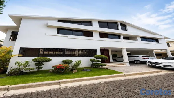 casas - Casa de dos niveles en venta en Las Praderas, residencial cerrado - US$670,000 10
