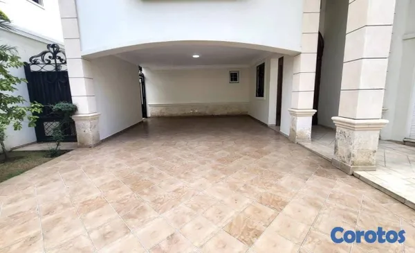 casas - Casa de 4 habitaciones 4 baños en alquiler en Los  6