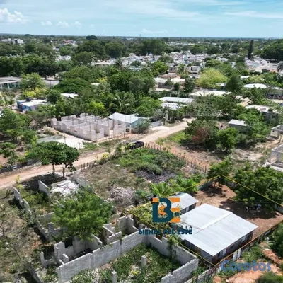 solares y terrenos - Se vende solar con 230 metros y dos casitas de mad 6