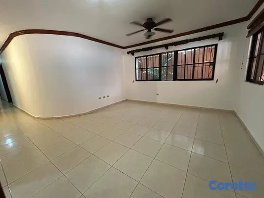 apartamentos - Apartamento en 1er nivel en venta en Mirador Norte 5
