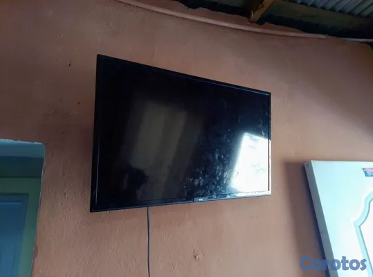 arte y antigüedades - vende televisor TCL de 34 pulgadas usado  2