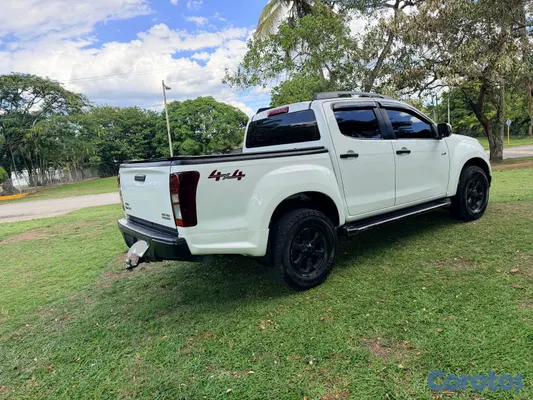 jeepetas y camionetas - Isuzu dmax 2020 mecánica 4x4  4