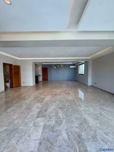 Apartamento Moderno / Piso Alto / Zona Exclusiva 