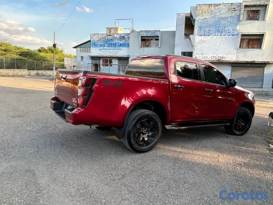 jeepetas y camionetas - Isuzu Dmax LSE 2025 3
