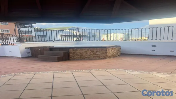 apartamentos - Vendo amplio Penthouse de 3 habitaciones Ubicado en Urbanización Real. 8