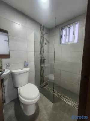 apartamentos - vendo zona universitaria dos habitaciones 2.5 baños dos parqueos área de lavado  2