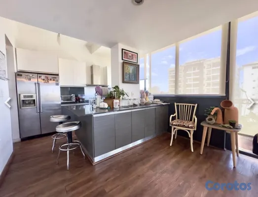 apartamentos - vendo Evaristo Morales PH 4 habitaciones con baño una convertida en estudio 3 pa 10