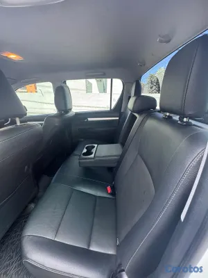 jeepetas y camionetas - Toyota hilux srv 2023 7