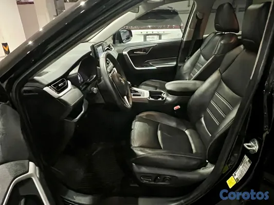 jeepetas y camionetas - Toyota rav4 2021 exl clean  3