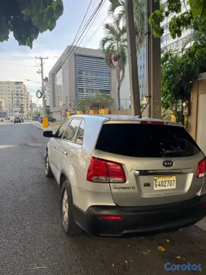 jeepetas y camionetas - Kia Sorento 2011 – 2.4L GDI | 4 Cilindros | 5 Pasajeros
 2