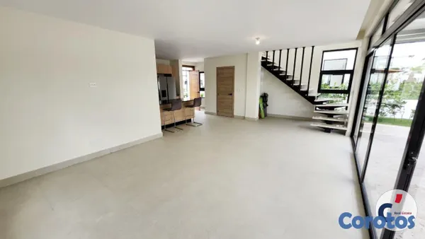 casas - Villa de Lujo de Dos Niveles con Piscina · Ref 140 11