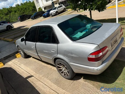 carros - Buena condiciones para su año  3
