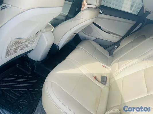 jeepetas y camionetas - Vendo Hyundai Tucson 2016 uso personal  8
