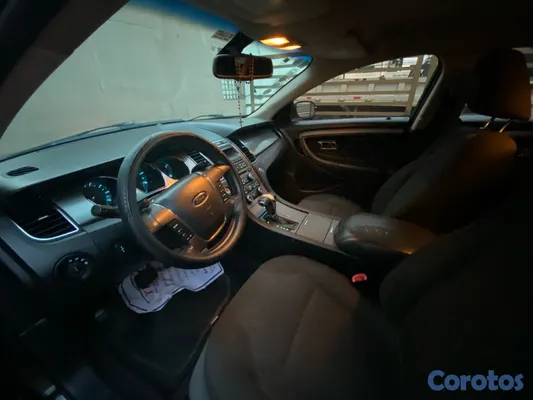 carros - Ford Taurus 2011 en buenas condiciones  7