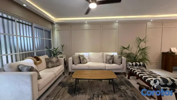 casas - Casa de 3 habitaciones 2 baños en venta en Ensanch 5