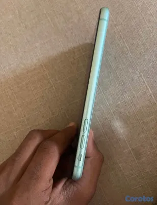 celulares y tabletas - iPhone 11, 64GB 2
