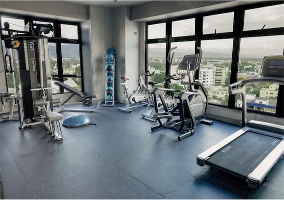apartamentos - Apartamento de venta en piso alto en La Esmeralda 7