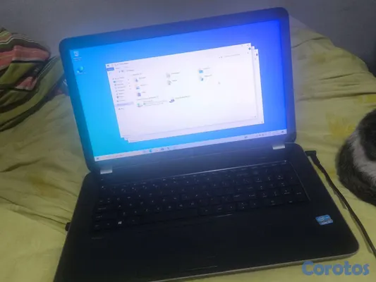 computadoras y laptops - Laptop HP Pavilion 15 funcional con cargador – teclado dañado 5