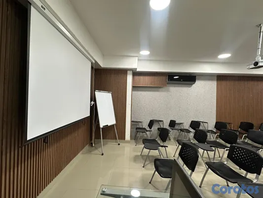 oficinas y locales comerciales - Alquiler de Salón para Reuniones y Capacitaciones  4