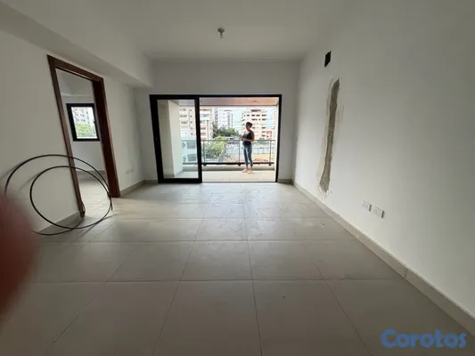 apartamentos - vendo nuevo Evaristo Morales piso 3 una habitación 1.5 baños parqueo área social 10