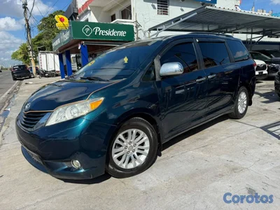 Toyota Sienna 2011