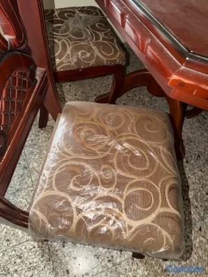 muebles y colchones - Se vende comedor de caoba, 4 sillas  2