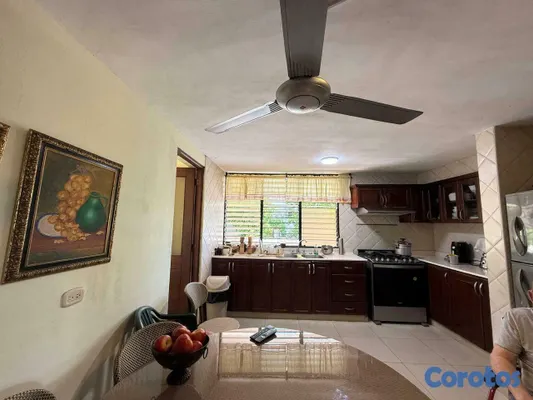 casas - Casa en Venta – Dos Niveles en Miramar 5