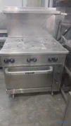 equipos profesionales - Estufa Vulcan de 6 horn con horno de conveccion