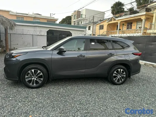 jeepetas y camionetas - Toyota higlander xle 2024 4