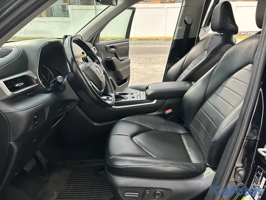 jeepetas y camionetas - Toyota highlander 2021 XLE 4x4 5