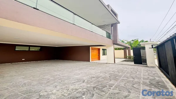 casas - Casa en Venta en la Autopista de San Isidro 4