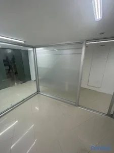 Alquilo Local  para oficina 25 mts 1er piso en arr